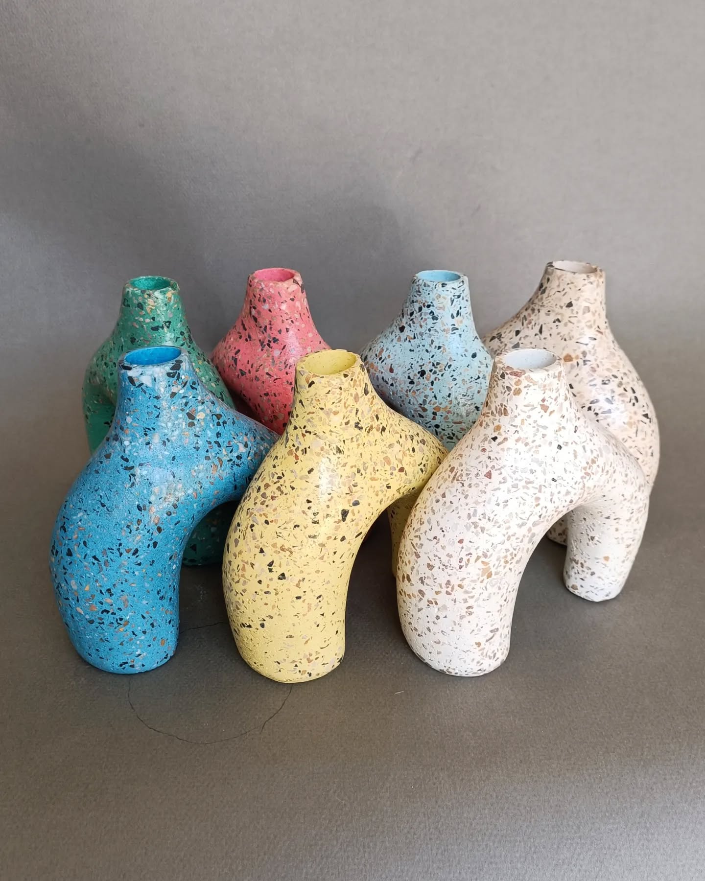 N shaped vase